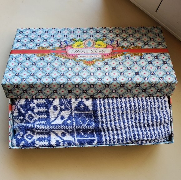 Blue and white thigh high socks - Picture 12 of 14